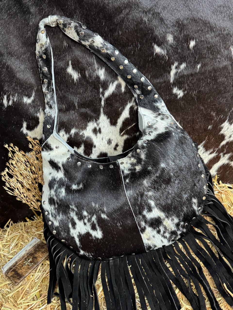 BOLSO MONTANA PELO Y BARBAS NEGRO